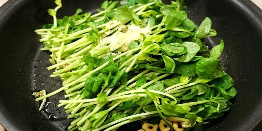 broccoli microgreens grain bowl quinoa healthy food.